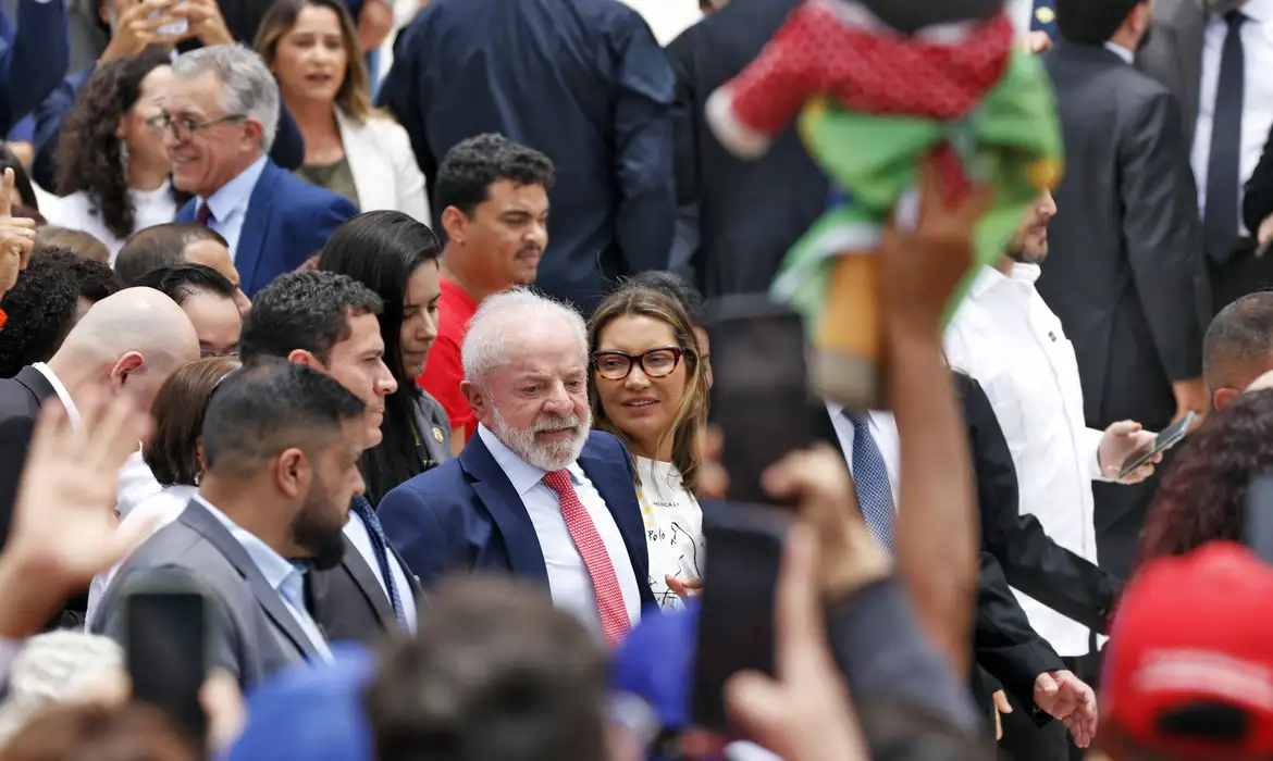 Lula veta projeto da dosimetria e leva disputa jurídica ao STF