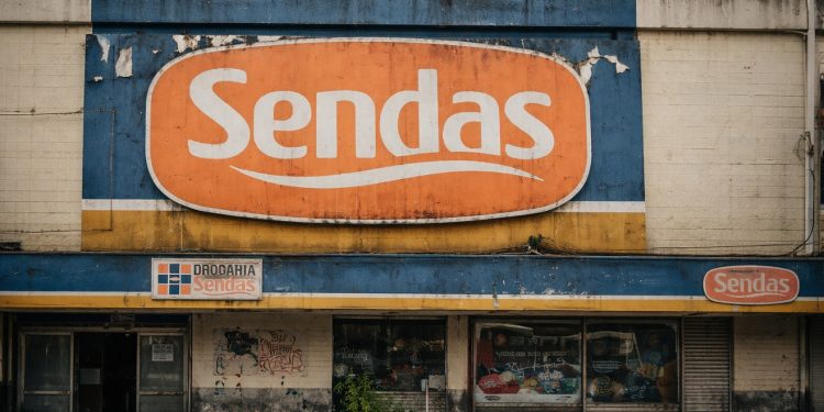 O fim silencioso do maior supermercado do Rio de Janeiro